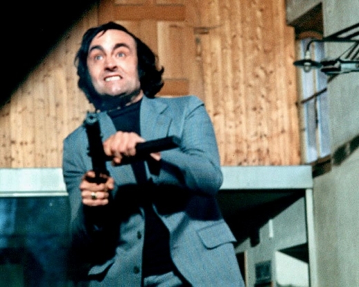 Ein Mann rumt auf (Love and Bullets)
