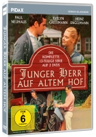 Junger Herr auf altem Hof